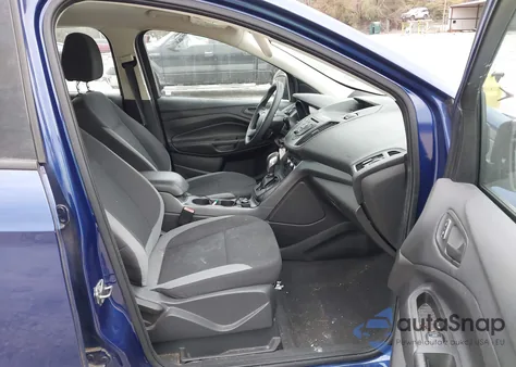 2013 Ford Escape S z USA, uszkodzony, nr VIN 1FMCU0F77DUC83240